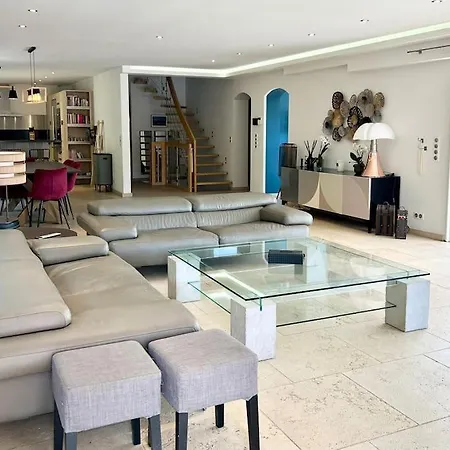 Superbe A Avec Piscine Dans Un Quartier Calme Вілла Антіб