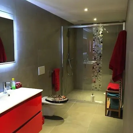 Superbe A Avec Piscine Dans Un Quartier Calme Антіб